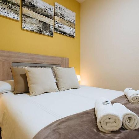 Cozy And Well Located Apartment In The Center Of Seville Luaran gambar
