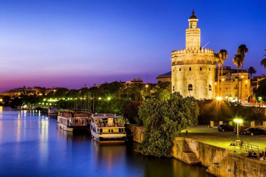 Cozy And Well Located Apartment In The Center Of Seville Luaran gambar