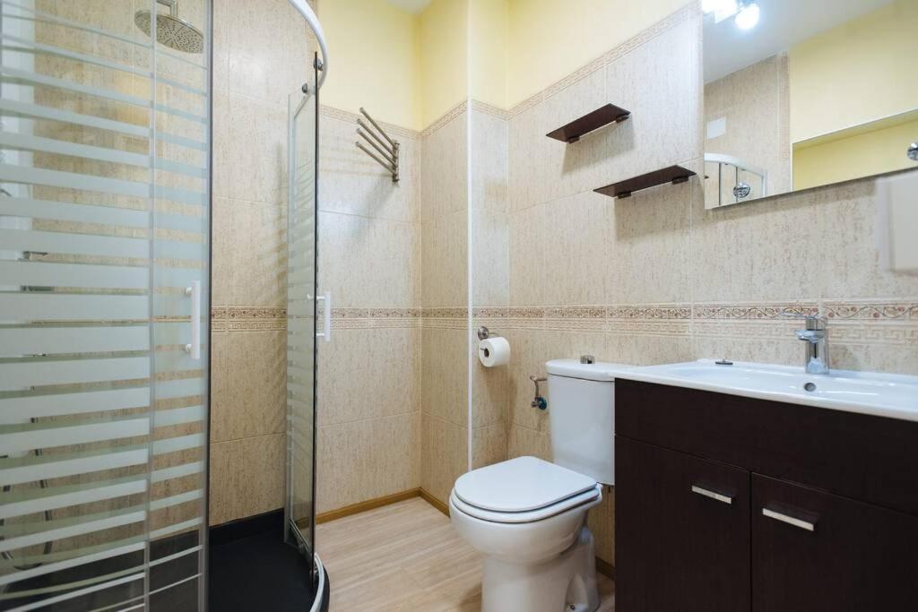 Cozy And Well Located Apartment In The Center Of Seville Luaran gambar
